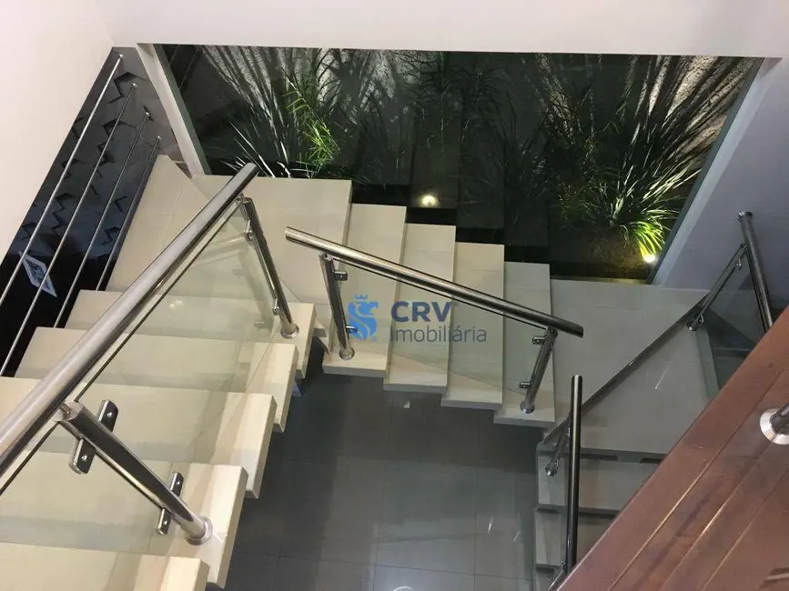 Sobrado com 3 quartos à venda, 260m2 em Parque Jamaica, Londrina - PR - imagem 5 Foto 5 de Sobrado com 3 quartos à venda, 260m2 em Parque Jamaica, Londrina - PR