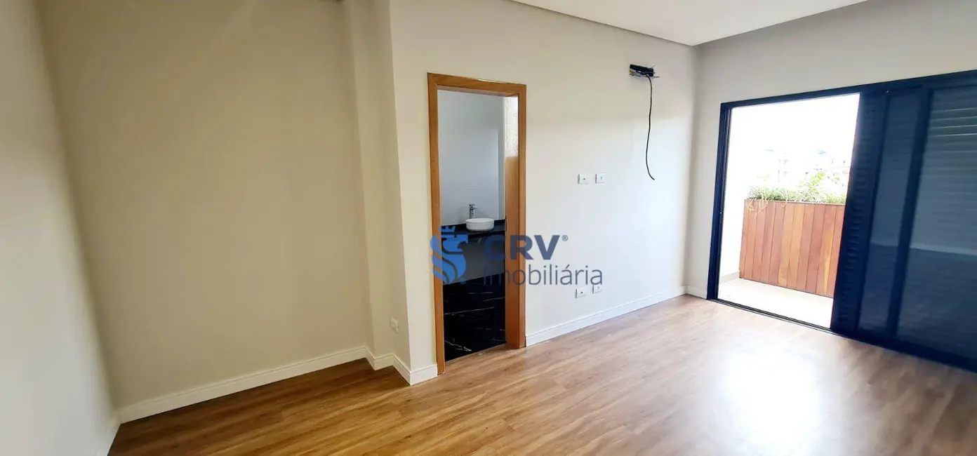 Foto 8 de Sobrado com 3 quartos à venda, 255m2 em Conjunto Habitacional Alexandre Urbanas, Londrina - PR