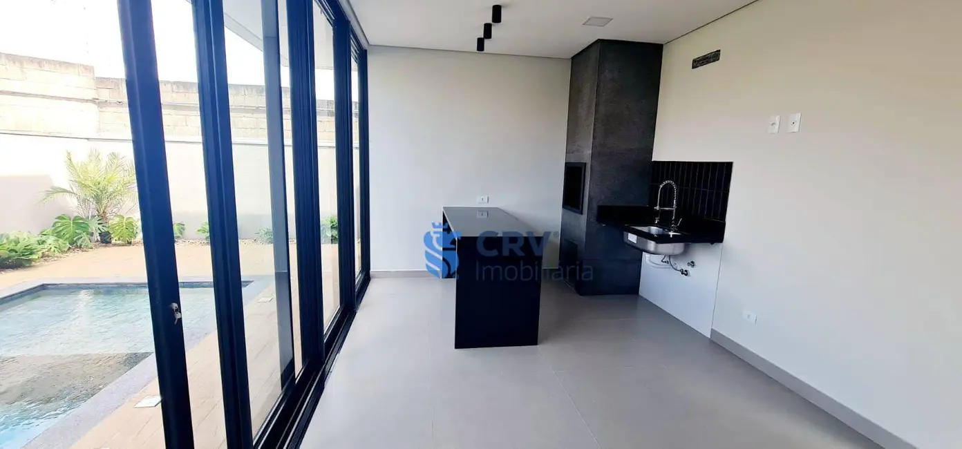 Foto 4 de Sobrado com 3 quartos à venda, 255m2 em Conjunto Habitacional Alexandre Urbanas, Londrina - PR