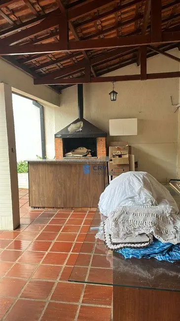 Foto 14 de Casa para alugar, 300m2 em Centro, Londrina - PR