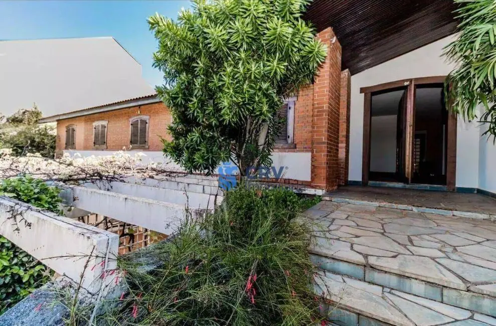 Casa com 5 quartos à venda, 1498m2 em Quebec, Londrina - PR - imagem 2 Foto 2 de Casa com 5 quartos à venda, 1498m2 em Quebec, Londrina - PR