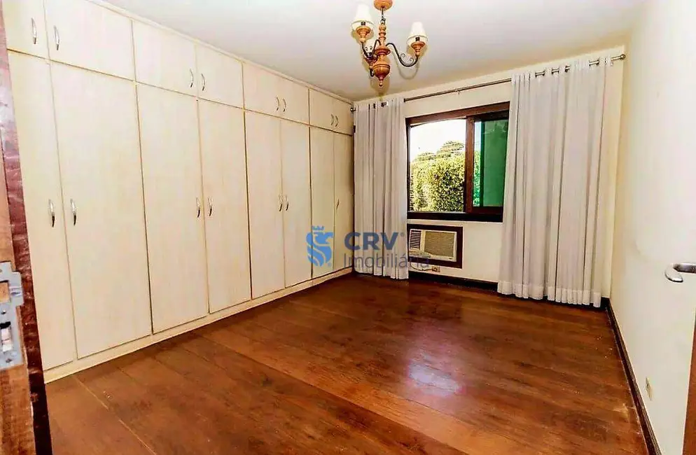 Casa com 5 quartos à venda, 1498m2 em Quebec, Londrina - PR - imagem 8 Foto 8 de Casa com 5 quartos à venda, 1498m2 em Quebec, Londrina - PR