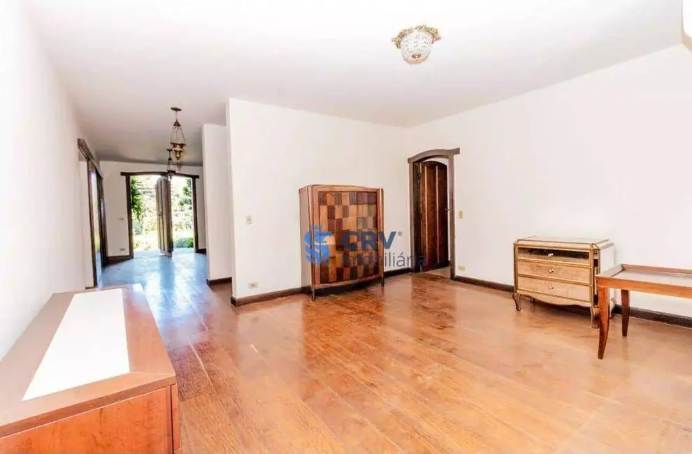 Casa com 5 quartos à venda, 1498m2 em Quebec, Londrina - PR - imagem 4 Foto 4 de Casa com 5 quartos à venda, 1498m2 em Quebec, Londrina - PR