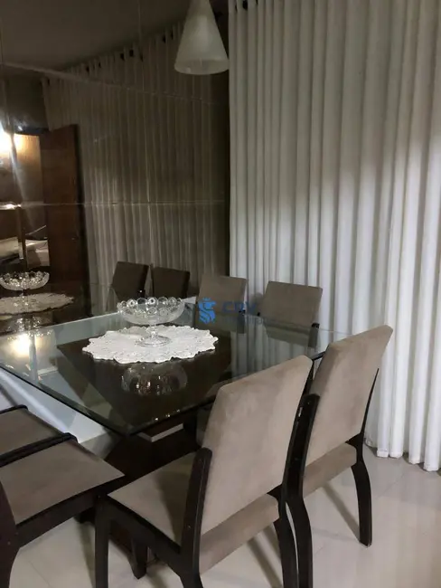 Casa com 2 quartos à venda, 150m2 em Jardim Continental, Londrina - PR - imagem 4 Foto 4 de Casa com 2 quartos à venda, 150m2 em Jardim Continental, Londrina - PR