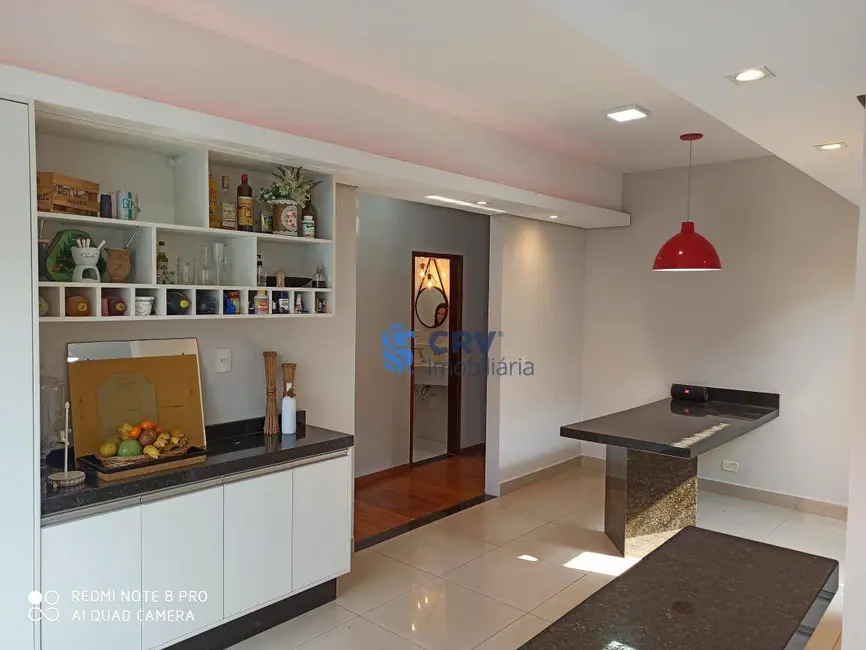 Casa com 3 quartos à venda, 282m2 em São Pedro, Londrina - PR - imagem 9 Foto 9 de Casa com 3 quartos à venda, 282m2 em São Pedro, Londrina - PR