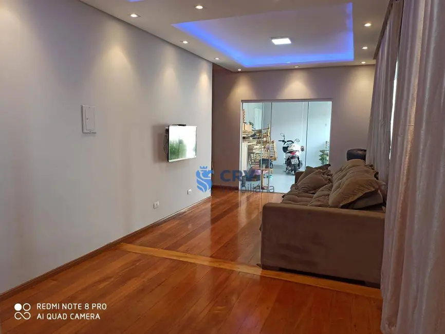 Casa com 3 quartos à venda, 282m2 em São Pedro, Londrina - PR - imagem 3 Foto 3 de Casa com 3 quartos à venda, 282m2 em São Pedro, Londrina - PR