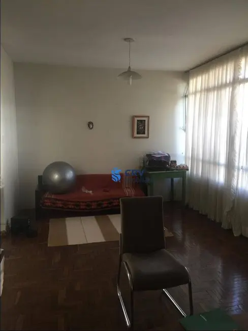 Foto 6 de Sobrado com 4 quartos à venda, 270m2 em Londrina - PR