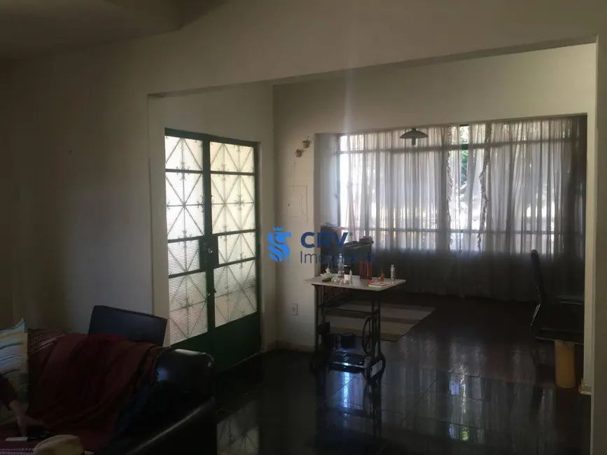 Foto 4 de Sobrado com 4 quartos à venda, 270m2 em Londrina - PR