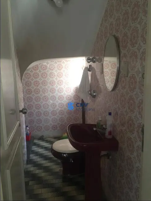 Foto 8 de Sobrado com 4 quartos à venda, 270m2 em Londrina - PR