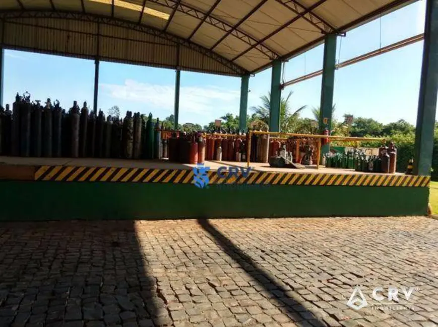 Armazém / Galpão à venda, 4499m2 em Cilo 3, Londrina - PR - imagem 3 Foto 3 de Armazém / Galpão à venda, 4499m2 em Cilo 3, Londrina - PR