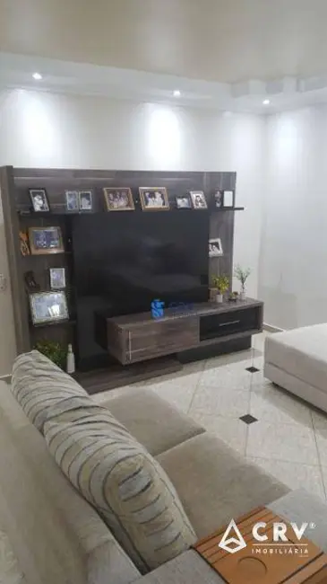 Casa com 3 quartos à venda, 350m2 em São Pedro, Londrina - PR - imagem 3 Foto 3 de Casa com 3 quartos à venda, 350m2 em São Pedro, Londrina - PR