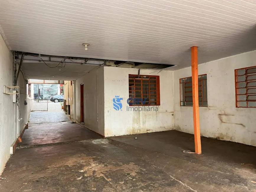 Casa com 3 quartos à venda, 378m2 em Centro, Londrina - PR - imagem 3 Foto 3 de Casa com 3 quartos à venda, 378m2 em Centro, Londrina - PR