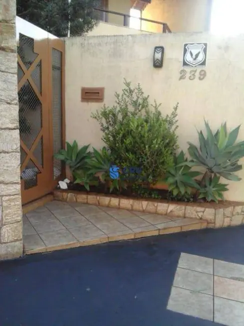 Foto 9 de Sobrado com 3 quartos à venda, 360m2 em Santos Dumont, Londrina - PR