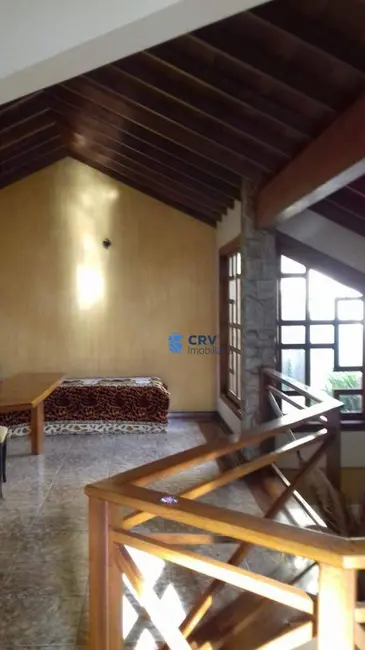 Foto 3 de Sobrado com 3 quartos à venda, 360m2 em Santos Dumont, Londrina - PR