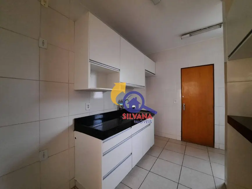 Apartamento com 3 quartos para alugar, 100m2 em Alto Caiçaras, Belo Horizonte - MG - imagem 7 Foto 7 de Apartamento com 3 quartos para alugar, 100m2 em Alto Caiçaras, Belo Horizonte - MG