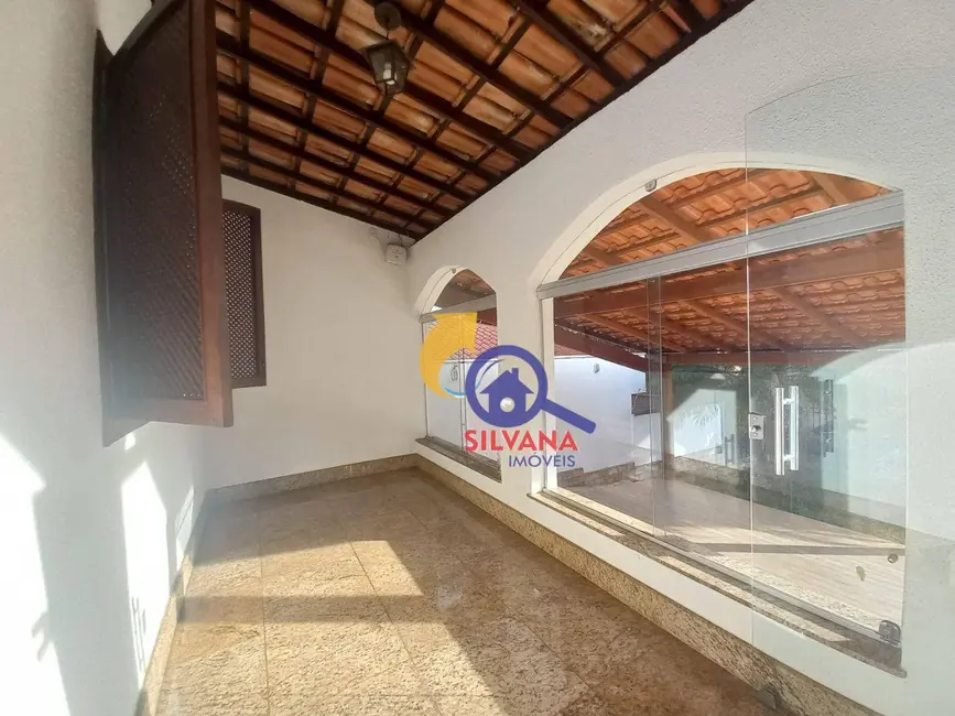 Foto 2 de Casa com 3 quartos para alugar, 360m2 em Liberdade, Belo Horizonte - MG