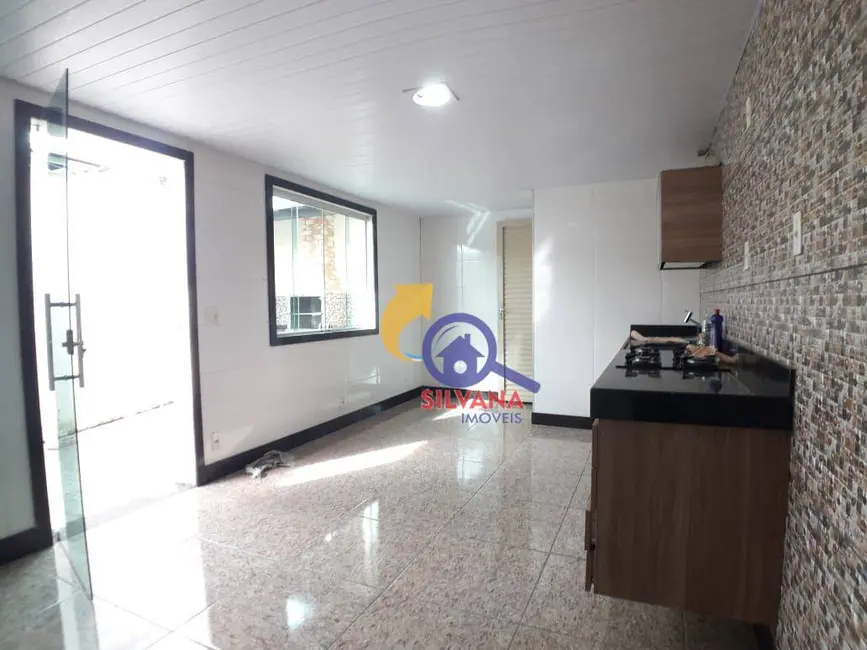 Armazém / Galpão para alugar, 373m2 em Europa, Belo Horizonte - MG - imagem 5 Foto 5 de Armazém / Galpão para alugar, 373m2 em Europa, Belo Horizonte - MG