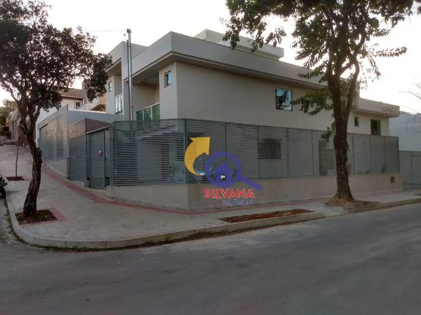 Casa com 3 quartos à venda, 600m2 em Itapoã, Belo Horizonte - MG - imagem 8 Foto 8 de Casa com 3 quartos à venda, 600m2 em Itapoã, Belo Horizonte - MG