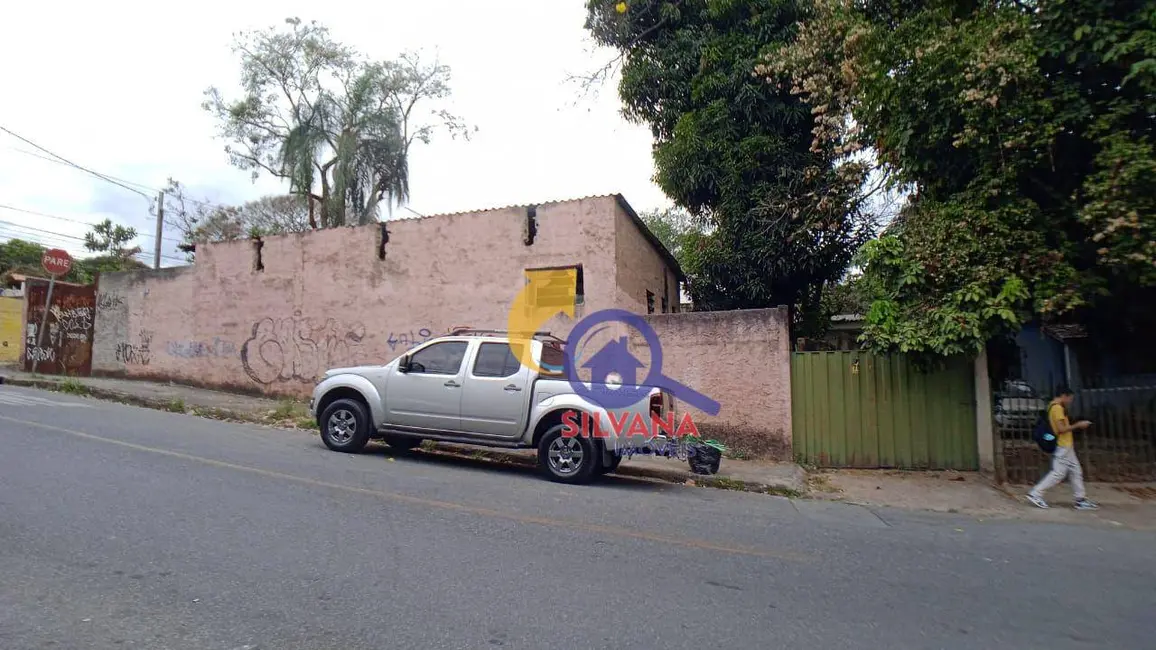 Foto 3 de Terreno / Lote à venda, 672m2 em Indaiá, Belo Horizonte - MG