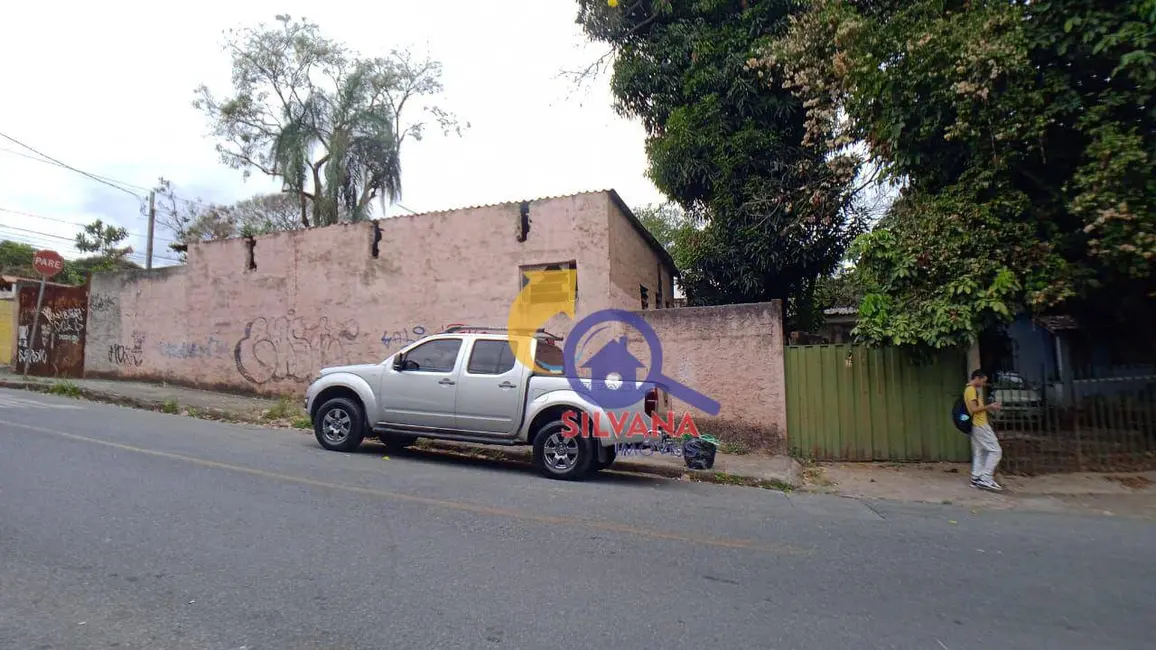 Foto 2 de Terreno / Lote à venda, 672m2 em Indaiá, Belo Horizonte - MG