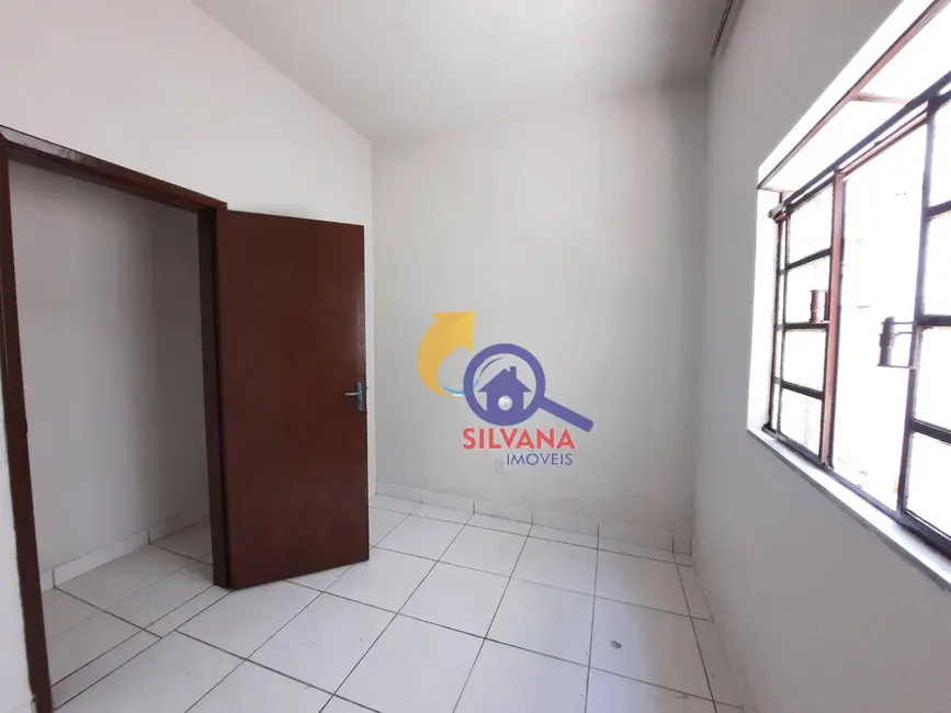 Foto 9 de Casa com 2 quartos para alugar, 360m2 em Ipiranga, Belo Horizonte - MG