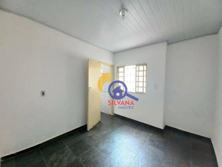 Foto 1 de Casa com 2 quartos para alugar, 56m2 em Universitário, Belo Horizonte - MG