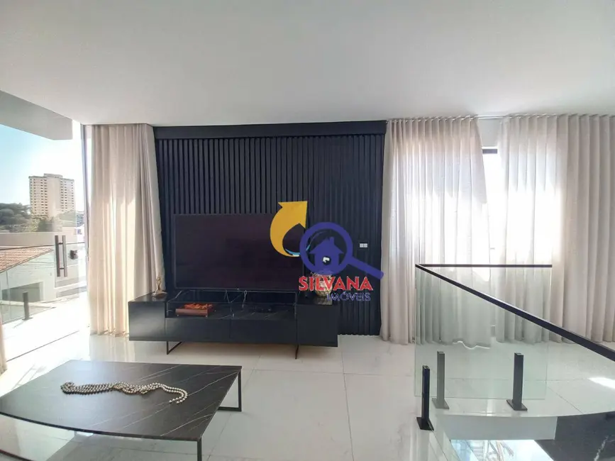Casa com 3 quartos à venda, 225m2 em Vila Cloris, Belo Horizonte - MG - imagem 3 Foto 3 de Casa com 3 quartos à venda, 225m2 em Vila Cloris, Belo Horizonte - MG