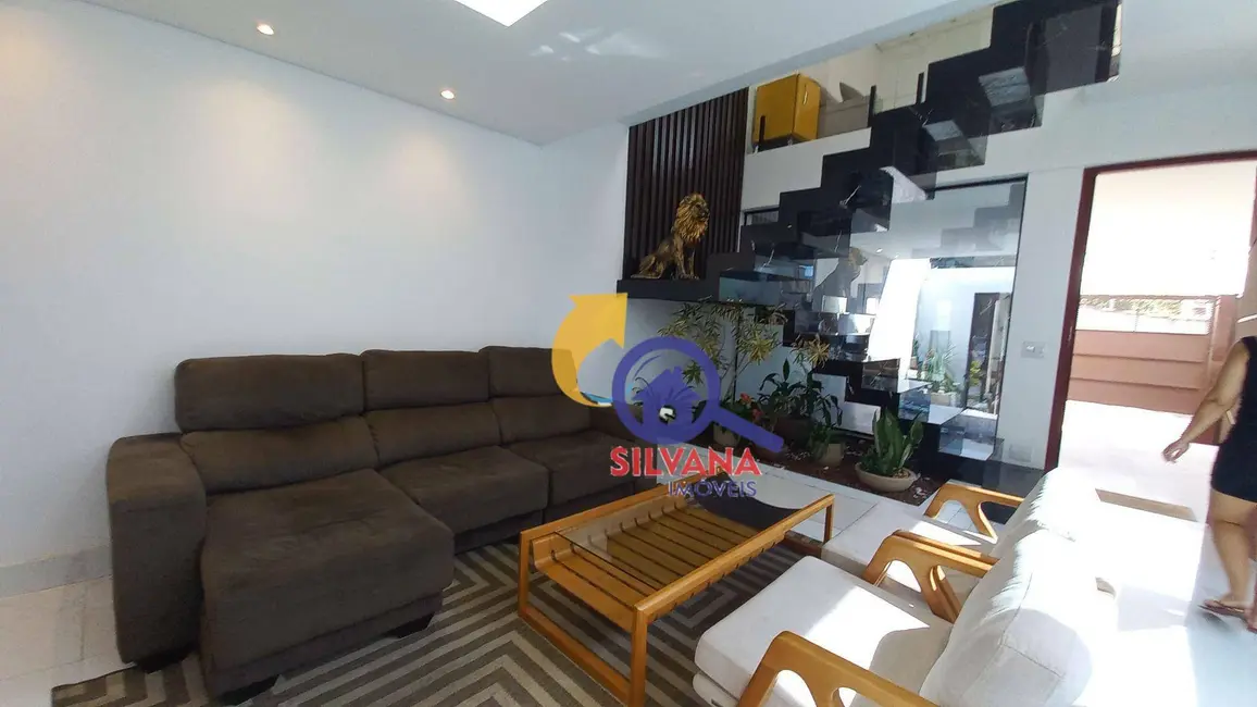 Casa com 3 quartos à venda, 225m2 em Vila Cloris, Belo Horizonte - MG - imagem 2 Foto 2 de Casa com 3 quartos à venda, 225m2 em Vila Cloris, Belo Horizonte - MG