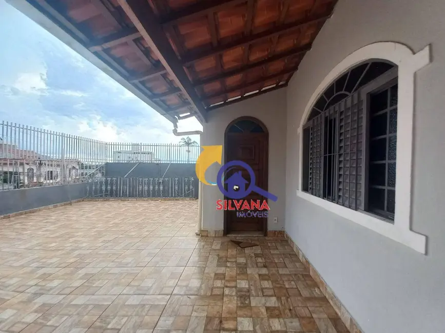 Foto 1 de Casa com 3 quartos para alugar, 356m2 em Indaiá, Belo Horizonte - MG