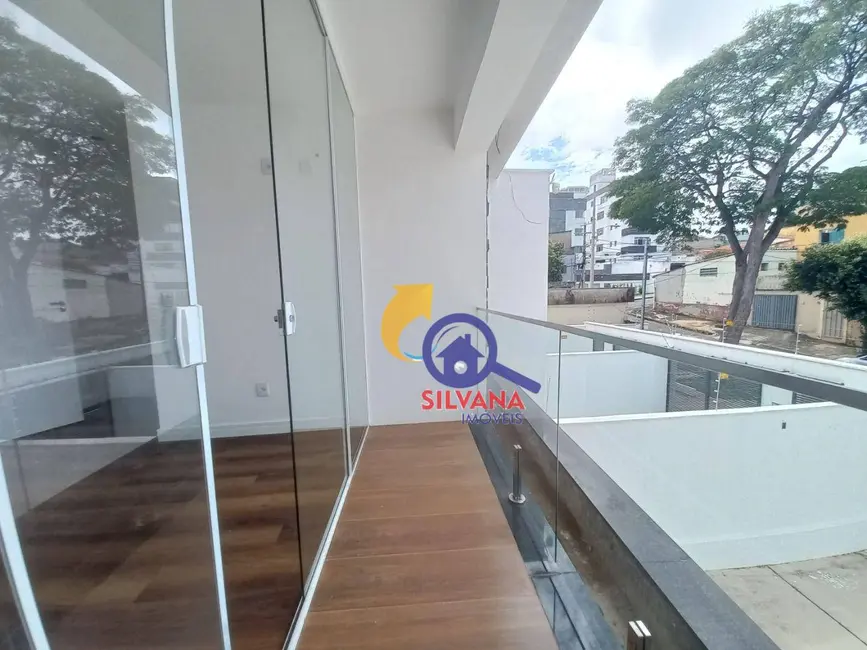 Foto 2 de Casa com 3 quartos à venda, 360m2 em Santa Mônica, Belo Horizonte - MG