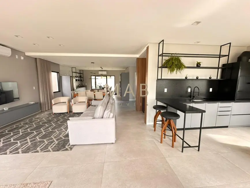 Foto 6 de Casa com 4 quartos à venda, 420m2 em São João do Rio Vermelho, Florianopolis - SC