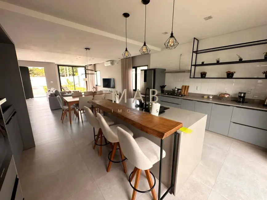 Foto 7 de Casa com 4 quartos à venda, 420m2 em São João do Rio Vermelho, Florianopolis - SC