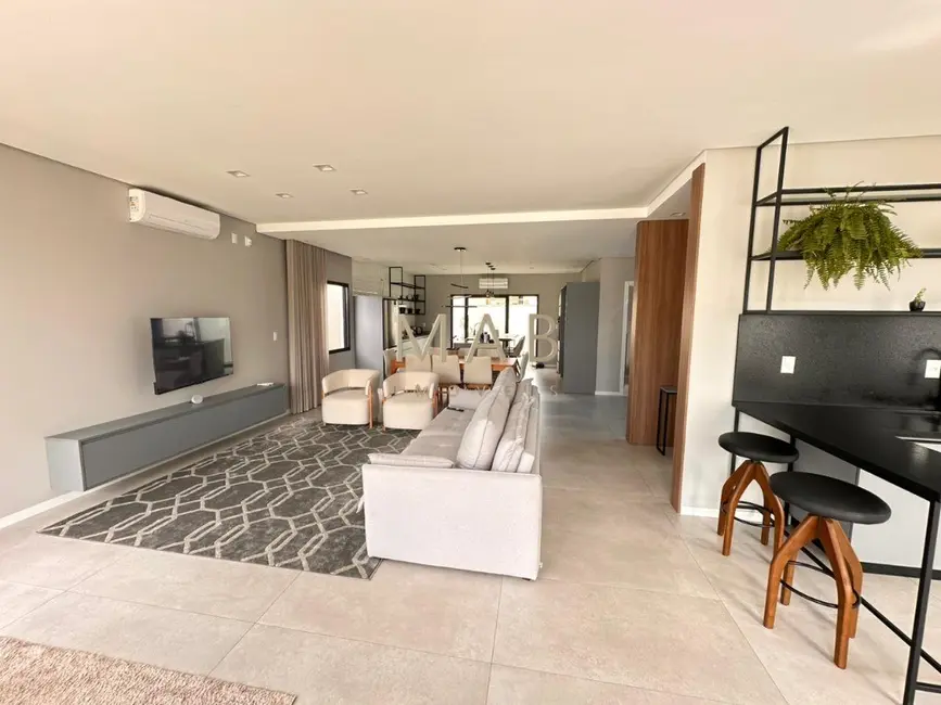 Foto 3 de Casa com 4 quartos à venda, 420m2 em São João do Rio Vermelho, Florianopolis - SC