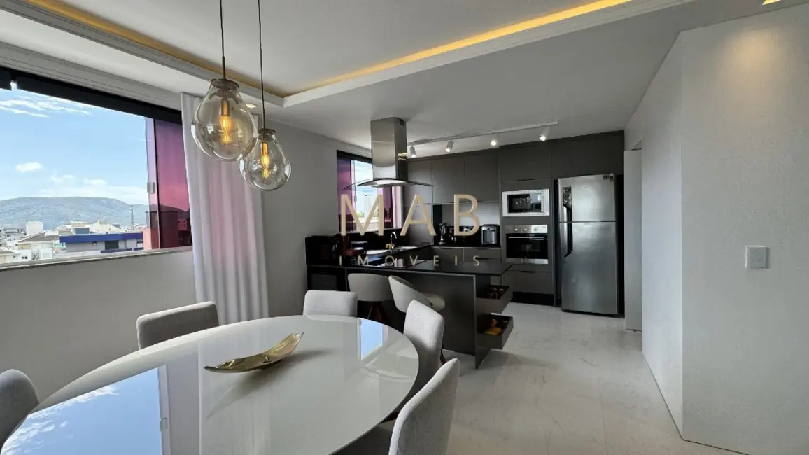 Apartamento com 3 quartos à venda, 218m2 em Florianopolis - SC - imagem 2 Foto 2 de Apartamento com 3 quartos à venda, 218m2 em Florianopolis - SC