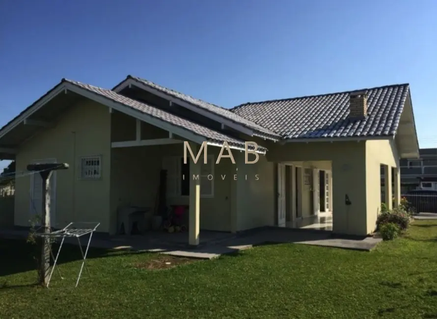 Foto 2 de Casa com 4 quartos à venda, 250m2 em Daniela, Florianopolis - SC