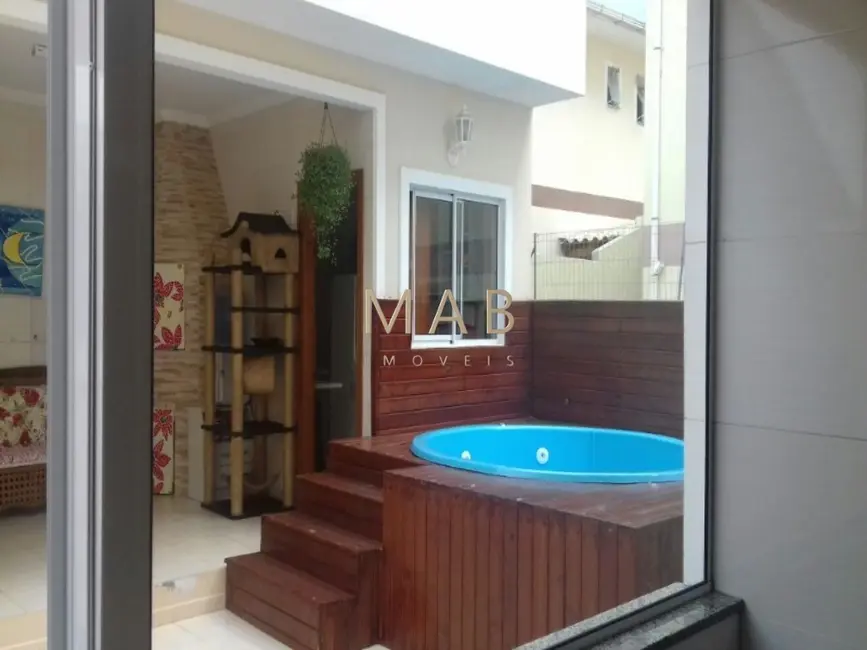Foto 2 de Casa com 4 quartos à venda, 133m2 em Florianopolis - SC