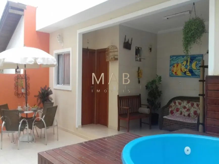 Foto 1 de Casa com 4 quartos à venda, 133m2 em Florianopolis - SC