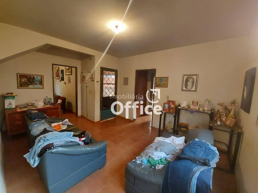 Casa com 2 quartos à venda, 460m2 em Anápolis City, Anapolis - GO - imagem 4 Foto 4 de Casa com 2 quartos à venda, 460m2 em Anápolis City, Anapolis - GO