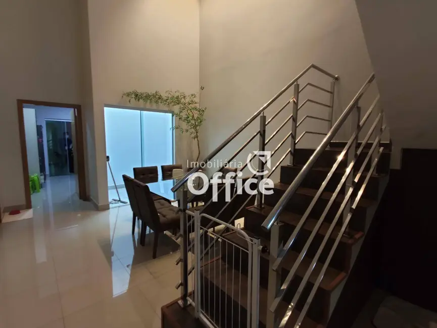 Casa com 3 quartos à venda, 300m2 em São Carlos, Anapolis - GO - imagem 8 Foto 8 de Casa com 3 quartos à venda, 300m2 em São Carlos, Anapolis - GO