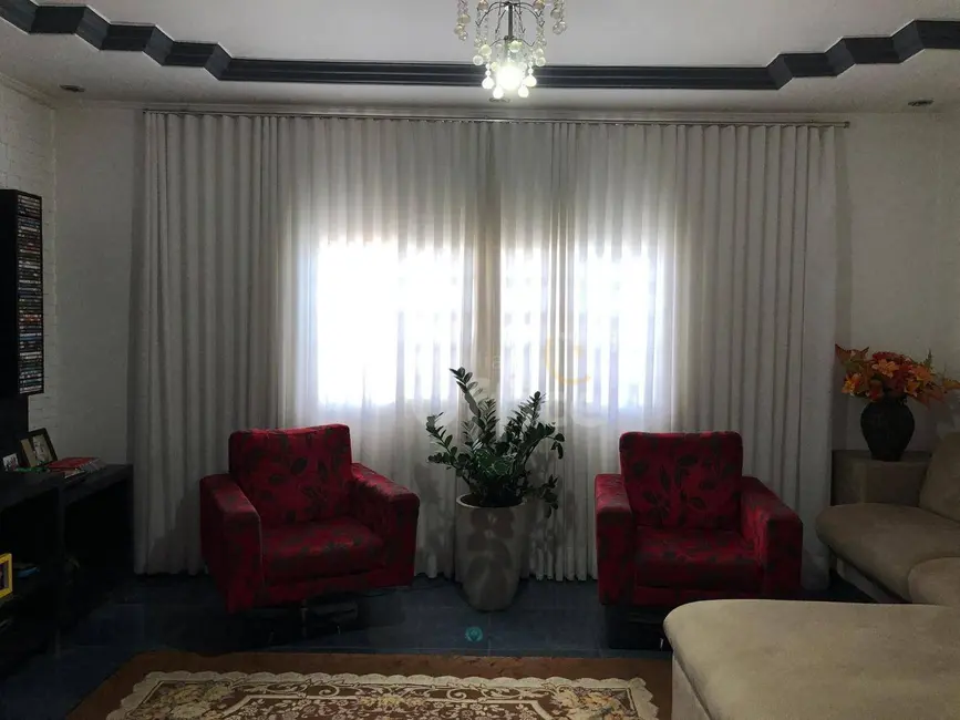 Casa com 5 quartos à venda, 300m2 em Residencial Portal do Cerrado, Anapolis - GO - imagem 7 Foto 7 de Casa com 5 quartos à venda, 300m2 em Residencial Portal do Cerrado, Anapolis - GO