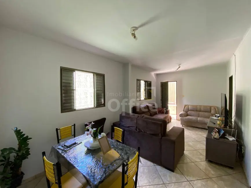 Foto 8 de Casa com 3 quartos à venda, 360m2 em Jardim Goiano, Anapolis - GO
