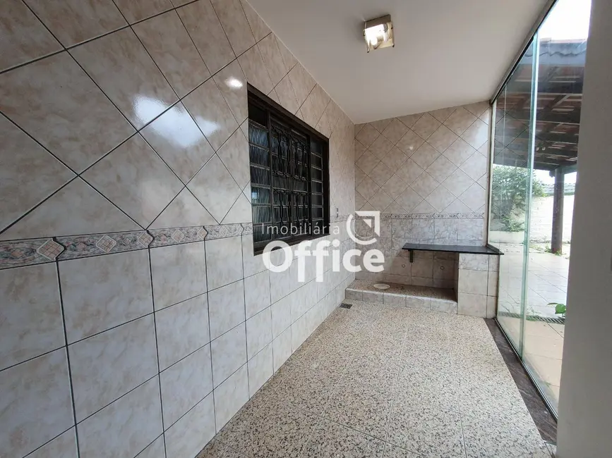 Foto 7 de Casa com 3 quartos à venda, 600m2 em Vila Santa Isabel, Anapolis - GO