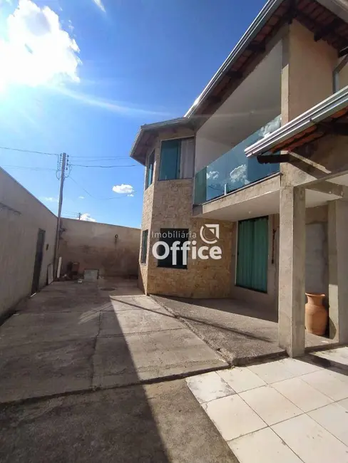 Foto 4 de Sobrado com 4 quartos à venda, 420m2 em Maracanã, Anapolis - GO