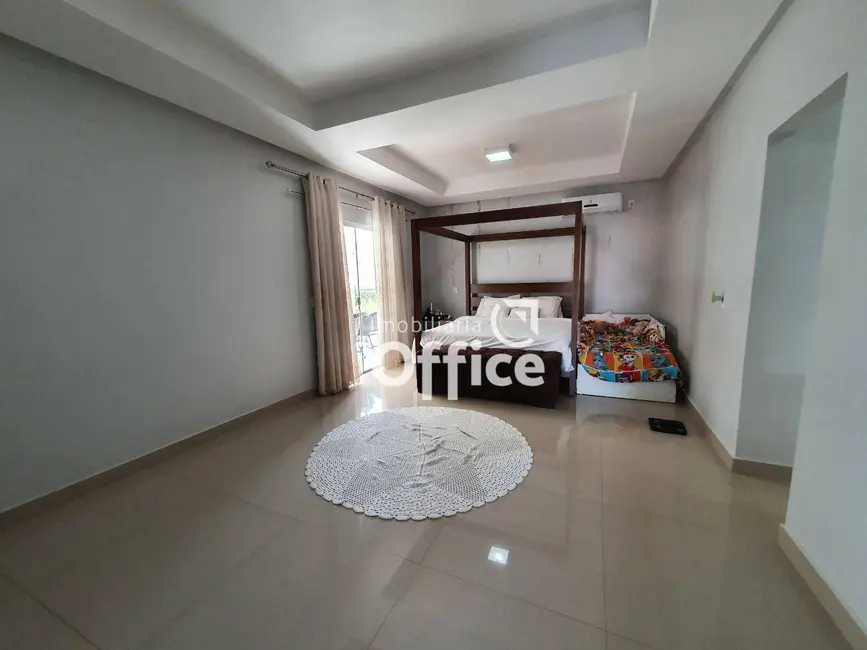 Casa com 3 quartos à venda, 650m2 em Vila Santa Isabel, Anapolis - GO - imagem 8 Foto 8 de Casa com 3 quartos à venda, 650m2 em Vila Santa Isabel, Anapolis - GO