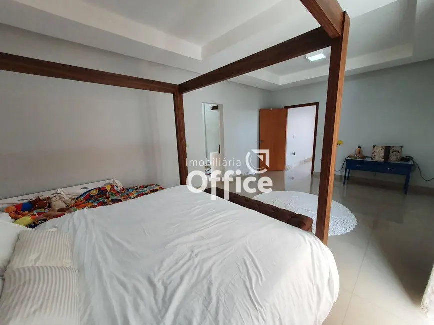 Casa com 3 quartos à venda, 650m2 em Vila Santa Isabel, Anapolis - GO - imagem 9 Foto 9 de Casa com 3 quartos à venda, 650m2 em Vila Santa Isabel, Anapolis - GO