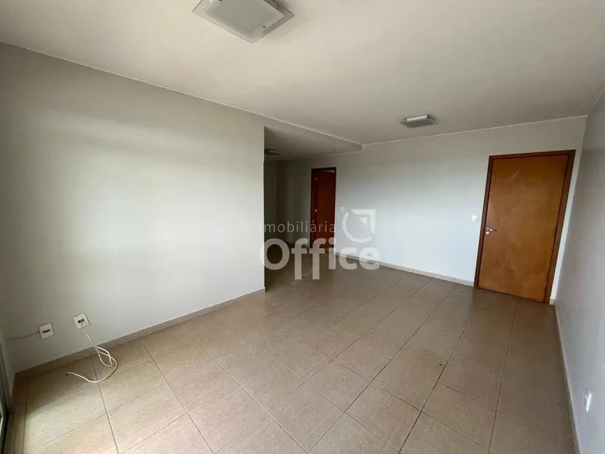 Foto 2 de Apartamento com 3 quartos à venda, 95m2 em Vila Santa Isabel, Anapolis - GO