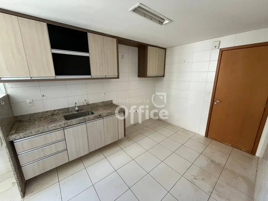 Foto 6 de Apartamento com 3 quartos à venda, 95m2 em Vila Santa Isabel, Anapolis - GO
