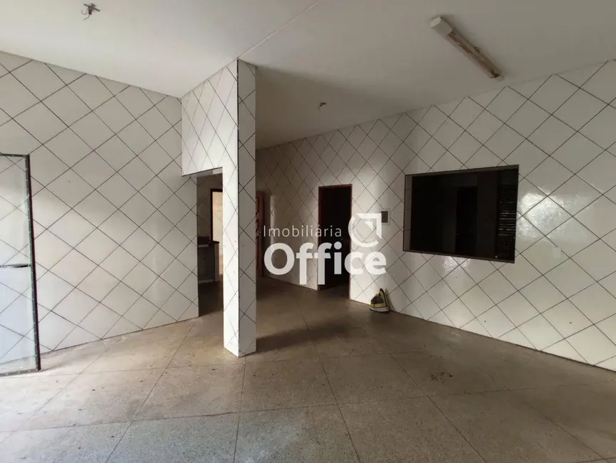 Casa com 4 quartos à venda, 300m2 em São Carlos, Anapolis - GO - imagem 5 Foto 5 de Casa com 4 quartos à venda, 300m2 em São Carlos, Anapolis - GO