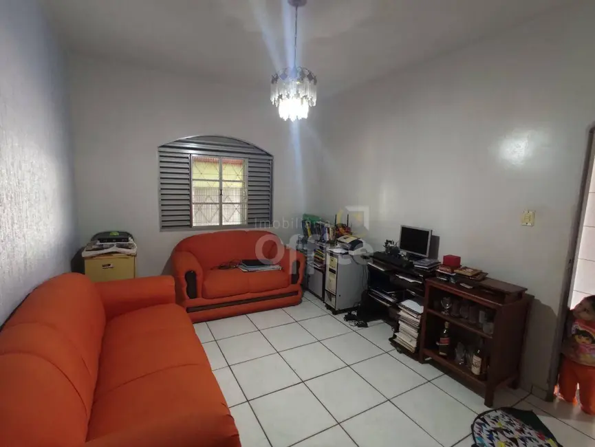 Casa com 4 quartos à venda, 253m2 em Boa Vista, Anapolis - GO - imagem 3 Foto 3 de Casa com 4 quartos à venda, 253m2 em Boa Vista, Anapolis - GO