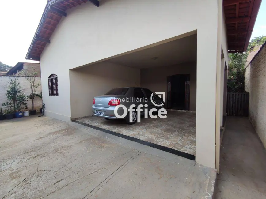 Foto 1 de Casa com 3 quartos à venda, 300m2 em Nova Alexandrina, Anapolis - GO